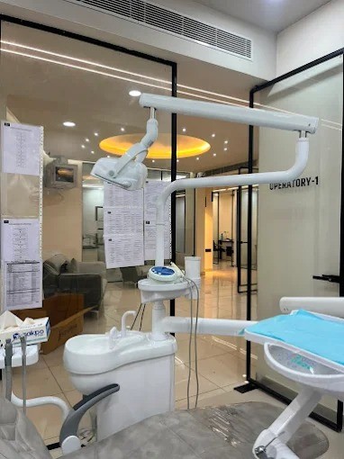 Magical 32 Dental & Implant Centre — clinic photograph.